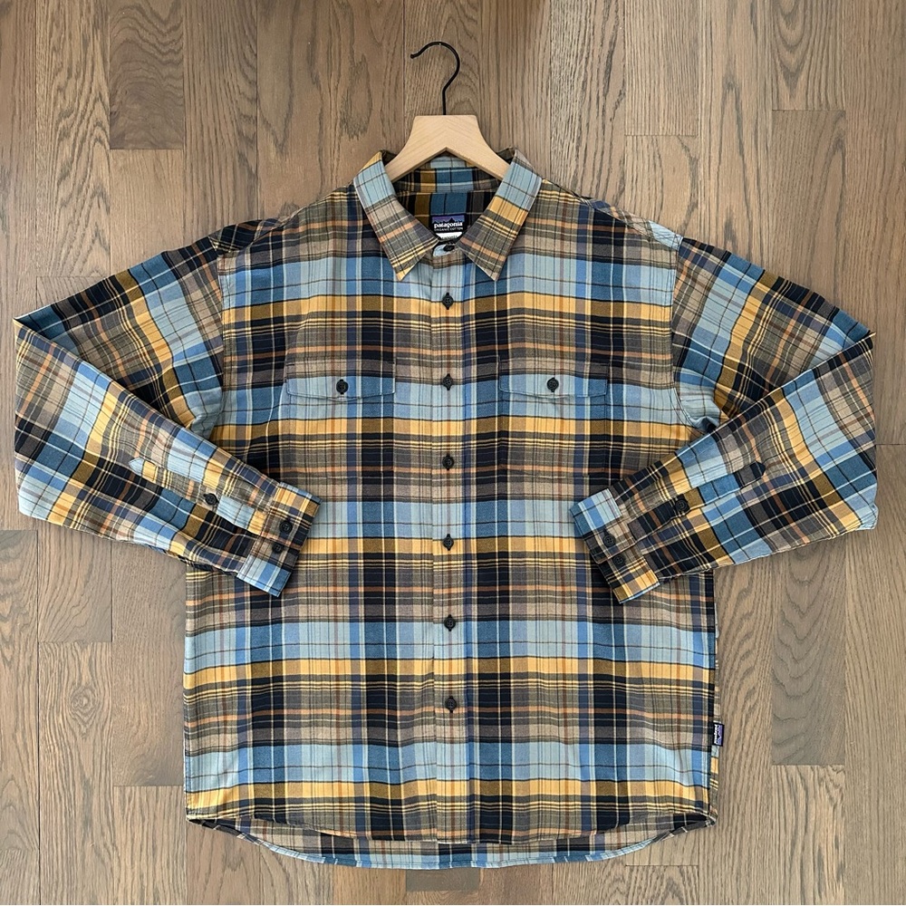Patagonia Men's Flannel Organic Cotton Shirt Blue, Navy, and Yellow Size Large - Picture 6 of 8